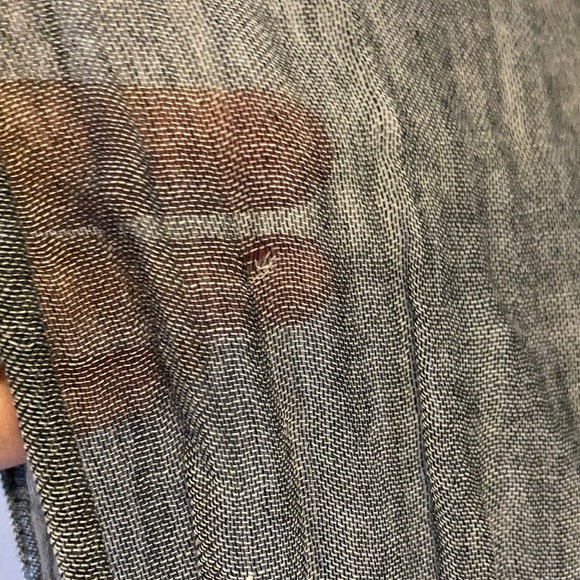 American Eagle, Black and White Scarf w/Tassels - Picture 8 of 9